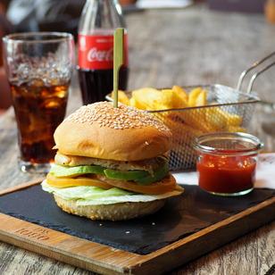 DAS 1090, Chicken-Chilli-Avocado Burger