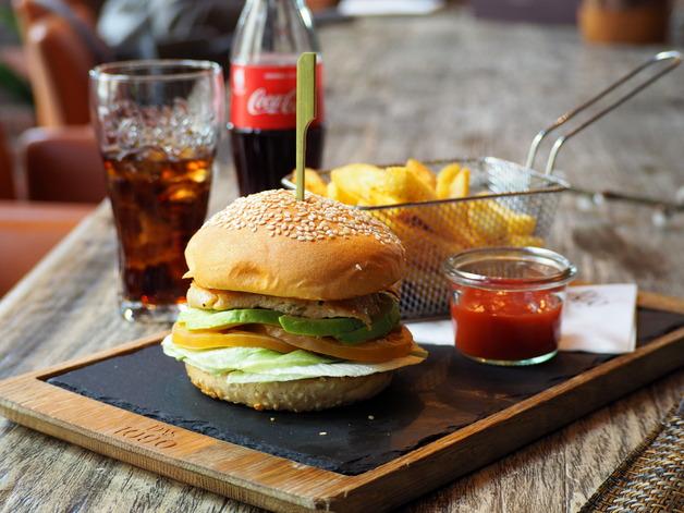 DAS 1090, Chicken-Chilli-Avocado Burger