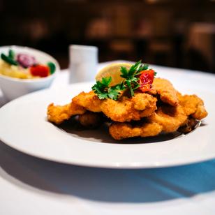 Zum Nepomuk, Backhendl mit Erdäpfelsalat