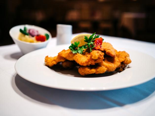 Zum Nepomuk, Backhendl mit Erdäpfelsalat