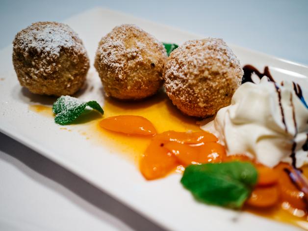 Zum Nepomuk, Marillenknödel