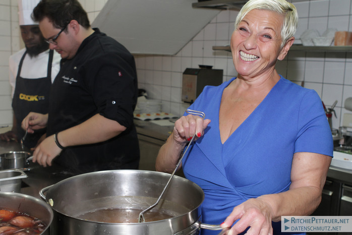 Alex und Jazz Gitti beim Kochen