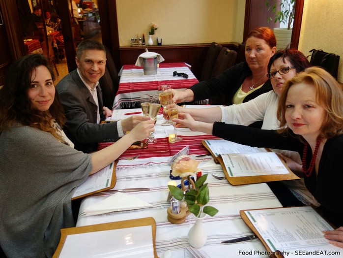 Gruppenbild unerer Gäste beim Aperitif