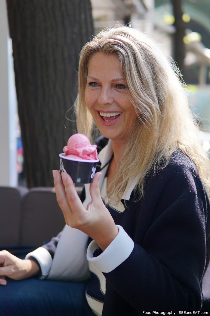 Lenny mit Red Velvet Becher