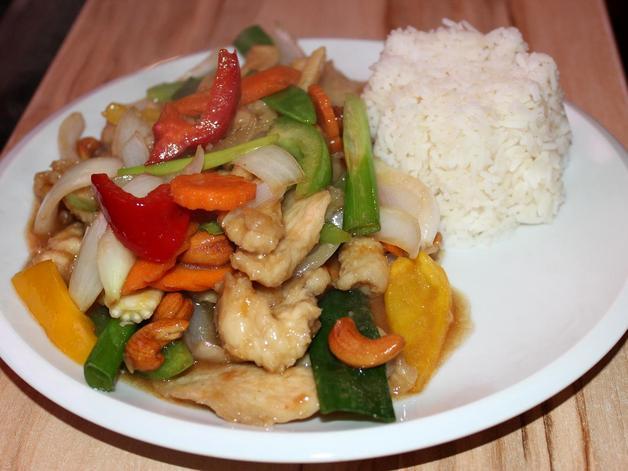 Thai Isaan Kitchen, Gai Phad Med