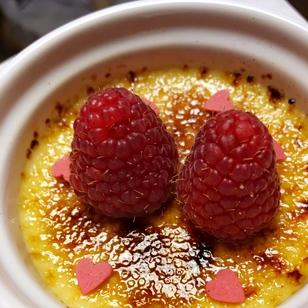 Das Dreieck, Creme Brulee