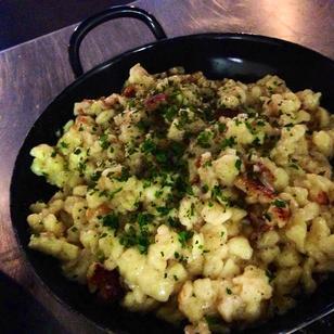 MotiWirt!n, Käsespätzle mit grünem Salat