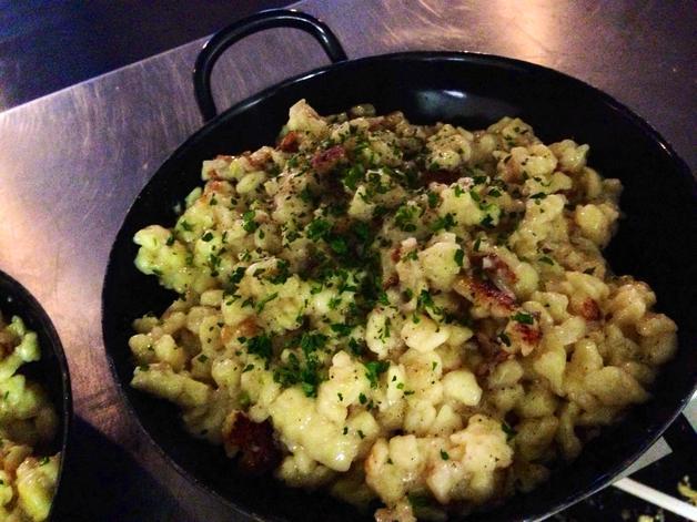 MotiWirt!n, Käsespätzle mit grünem Salat