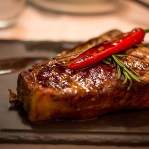 Ferdis Fisch und Steak Restaurant, T-Bone Steak mit Rosmarinerdäpfel
