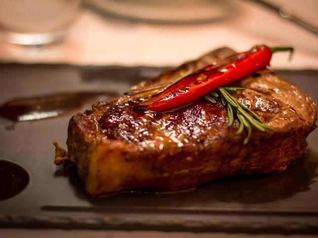 Ferdis Fisch und Steak Restaurant, T-Bone Steak mit Rosmarinerdäpfel